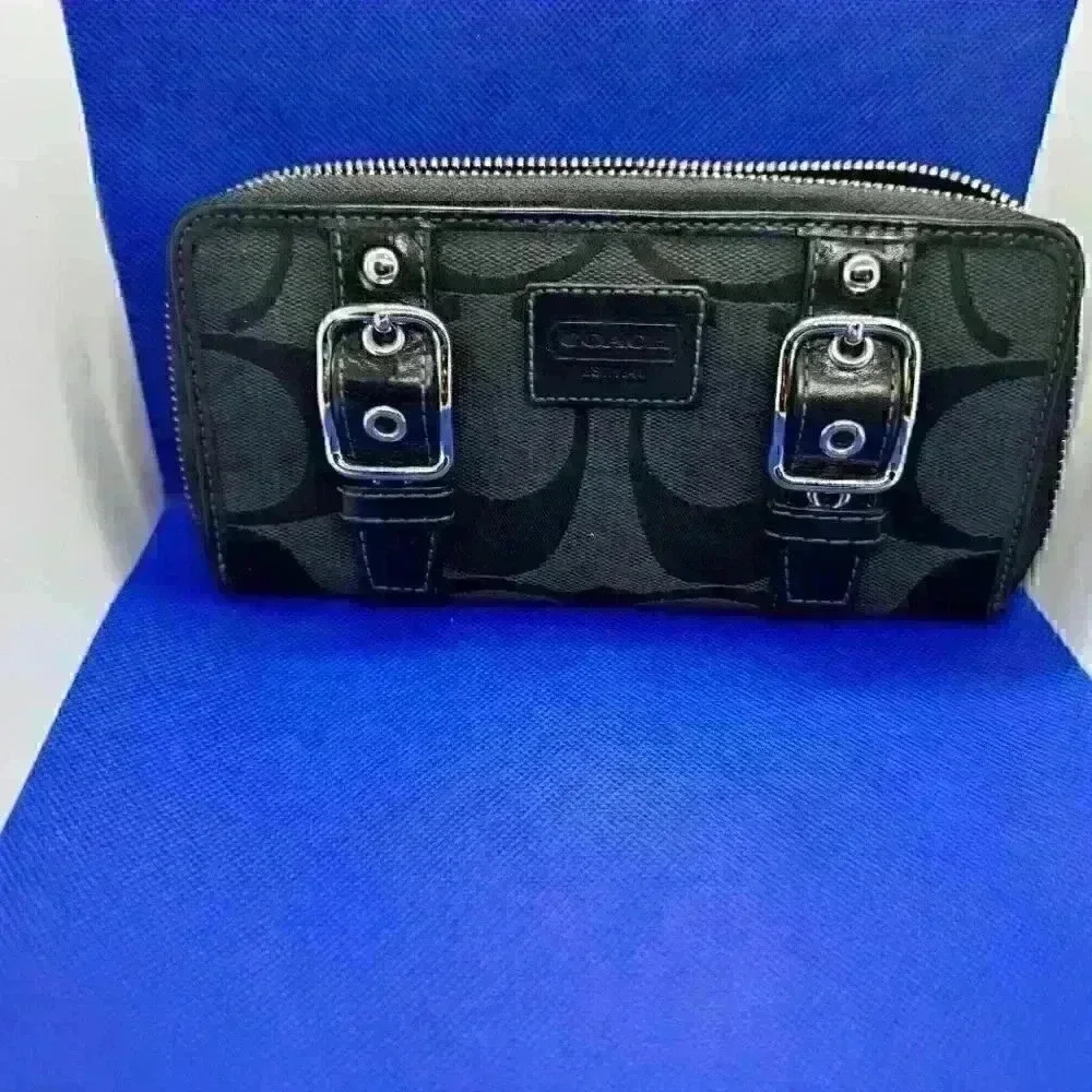 COACH SoHo Zoe Double Buckle Zip Around Clutch Wallet in Black Leather - Picture 4 of 4